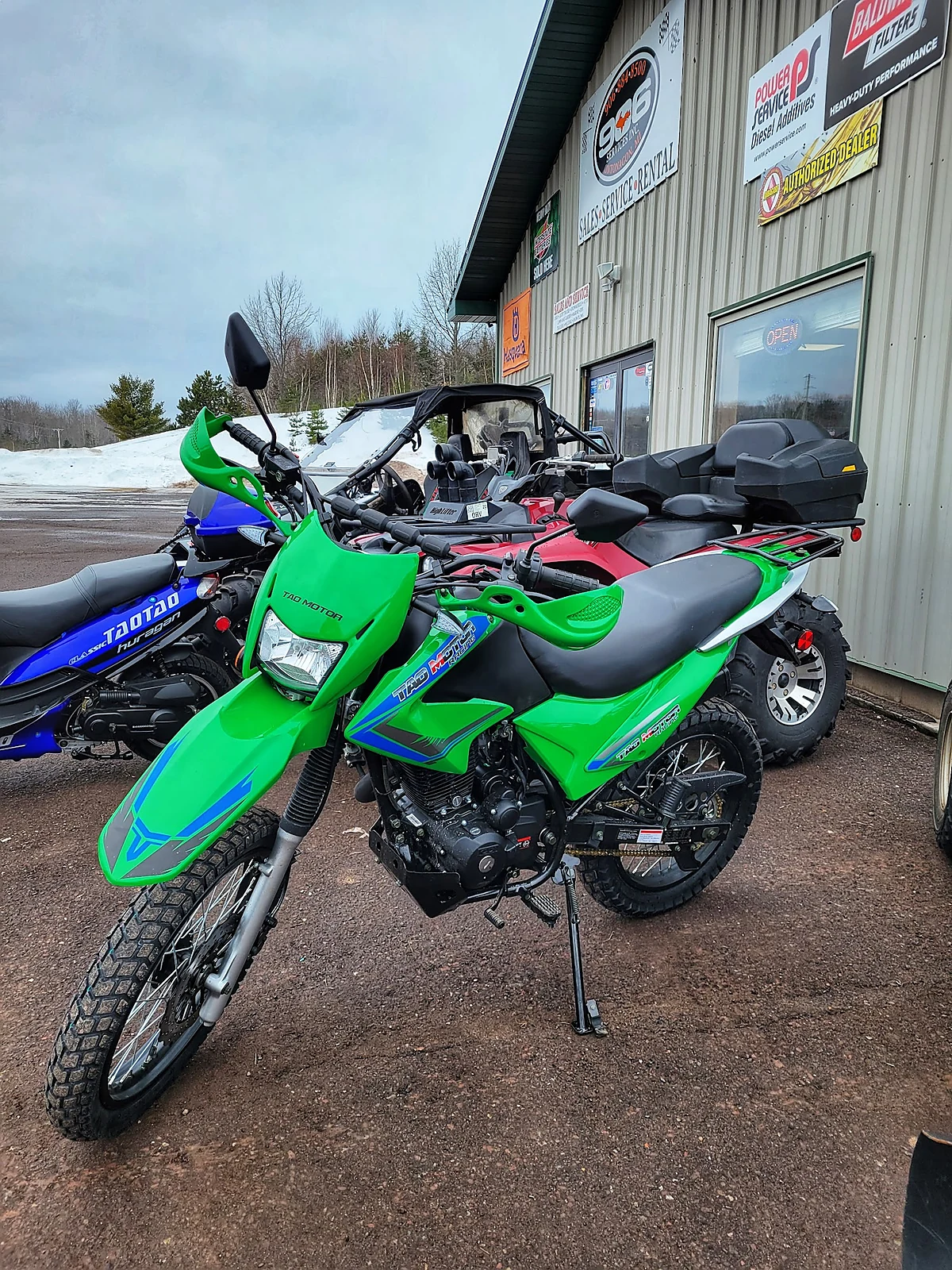 Powersports equipment outside 906 Services